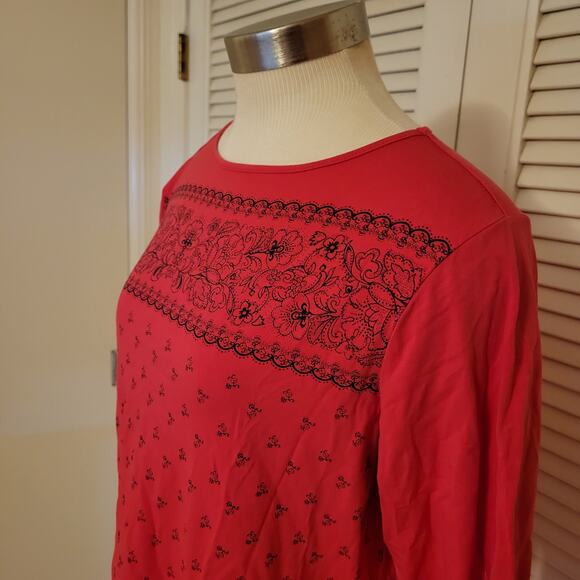 DG2 Red Bandana Floral Print Stretch 3/4 Sleeve Top Size Medium - Picture 5 of 6